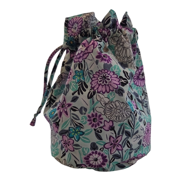 Vera Bradley Penelopes Garden Drawstring Bucket Bag Floral Waterproof  NWOT - Picture 1 of 15